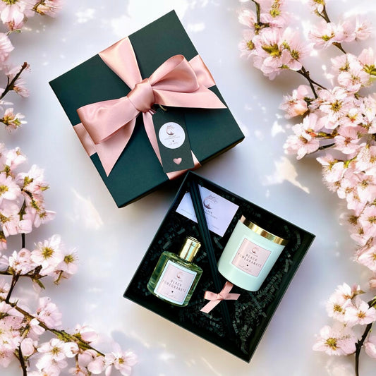 Candle & Diffuser Gift Box - White Candle & Clear Diffuser