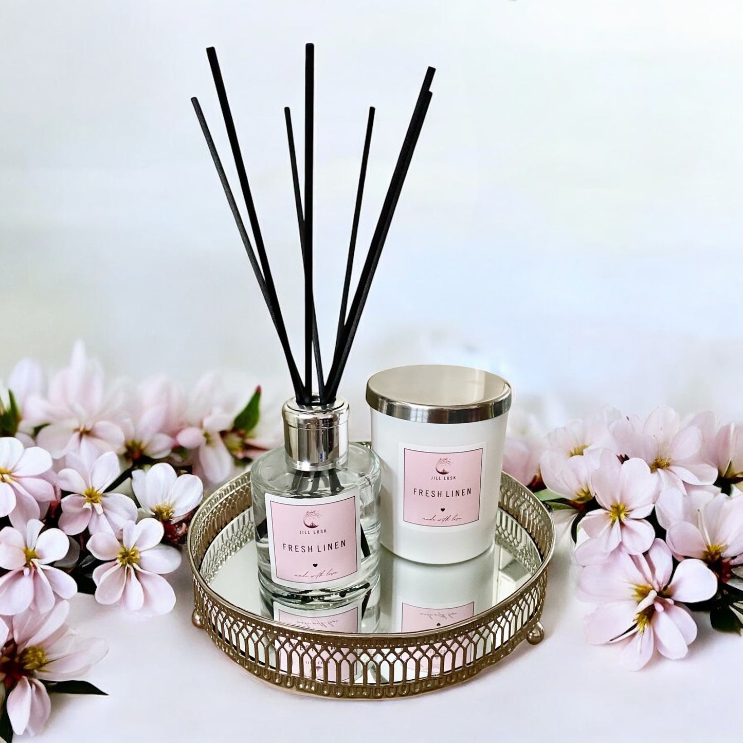 Candle & Diffuser Gift Box - White Candle & Clear Diffuser